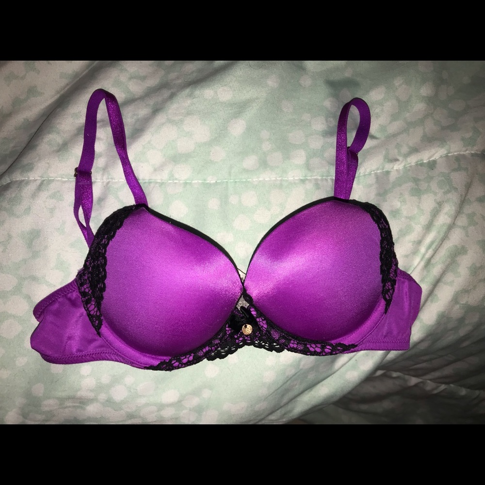 Victoria’s Secret pink bra 32 a